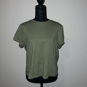 🌻3/$20!🌻Old Navy Green Crop T-Shirt